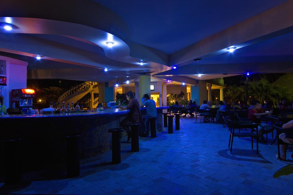 Hotel Palma Real Sambo Creek Exterior photo
