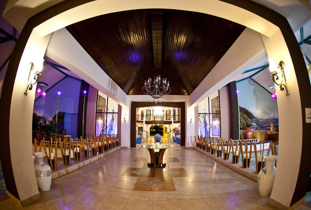 Hotel Palma Real Sambo Creek Exterior photo